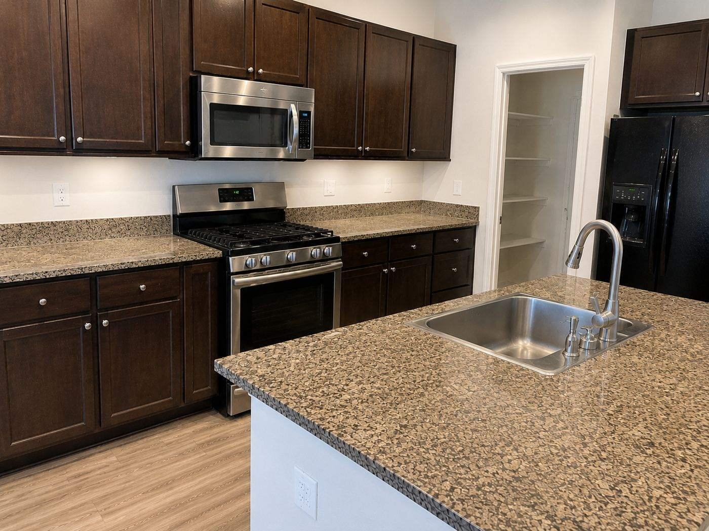 Same kitchen after Revlantis cleaning, spotless